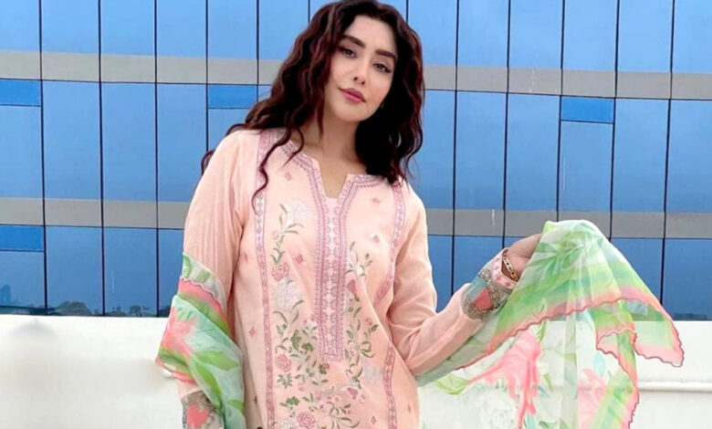 Maira Khan opens up about working alongside Shamoon Abbasi