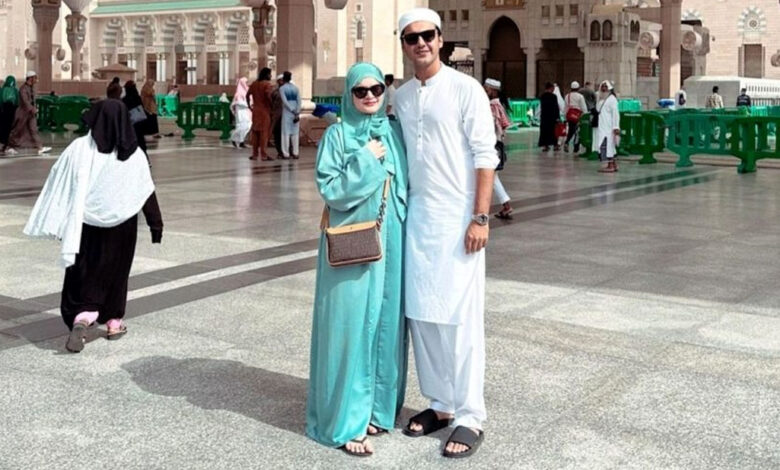 Minal Khan and Ahsan Mohsin Share Pictures from Madinah Journey