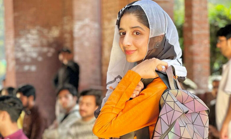 Mawra Hocane Offers a Glimpse Behind the Scenes with Captivating Set Pictures